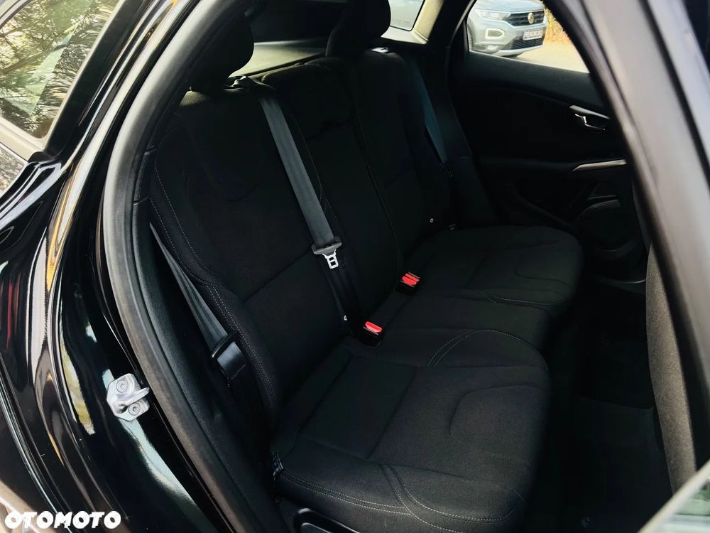 Volvo V40 T2 Drive-E Momentum - 34