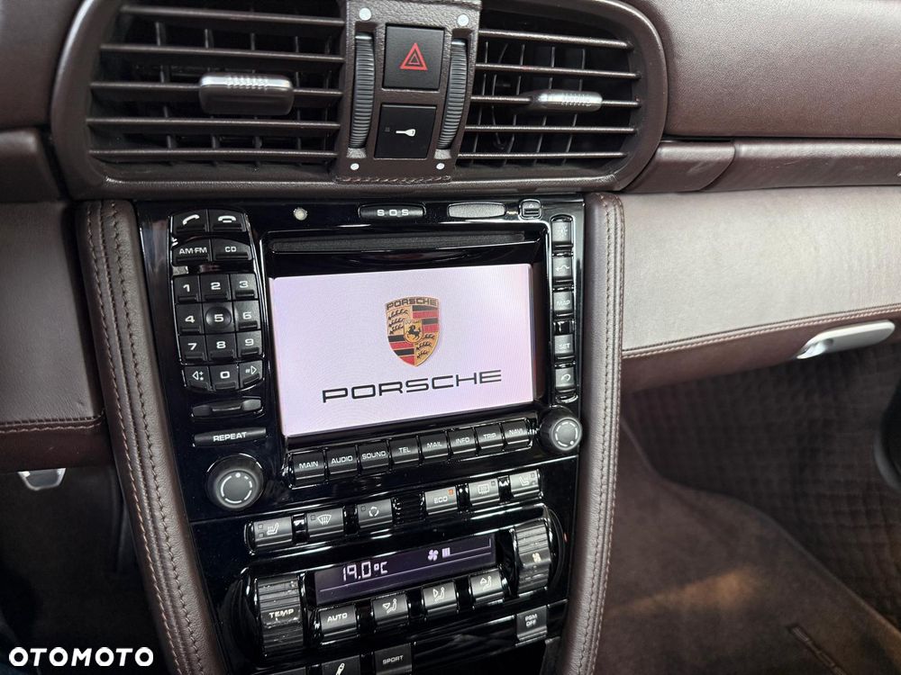 Porsche 911 Turbo - 27