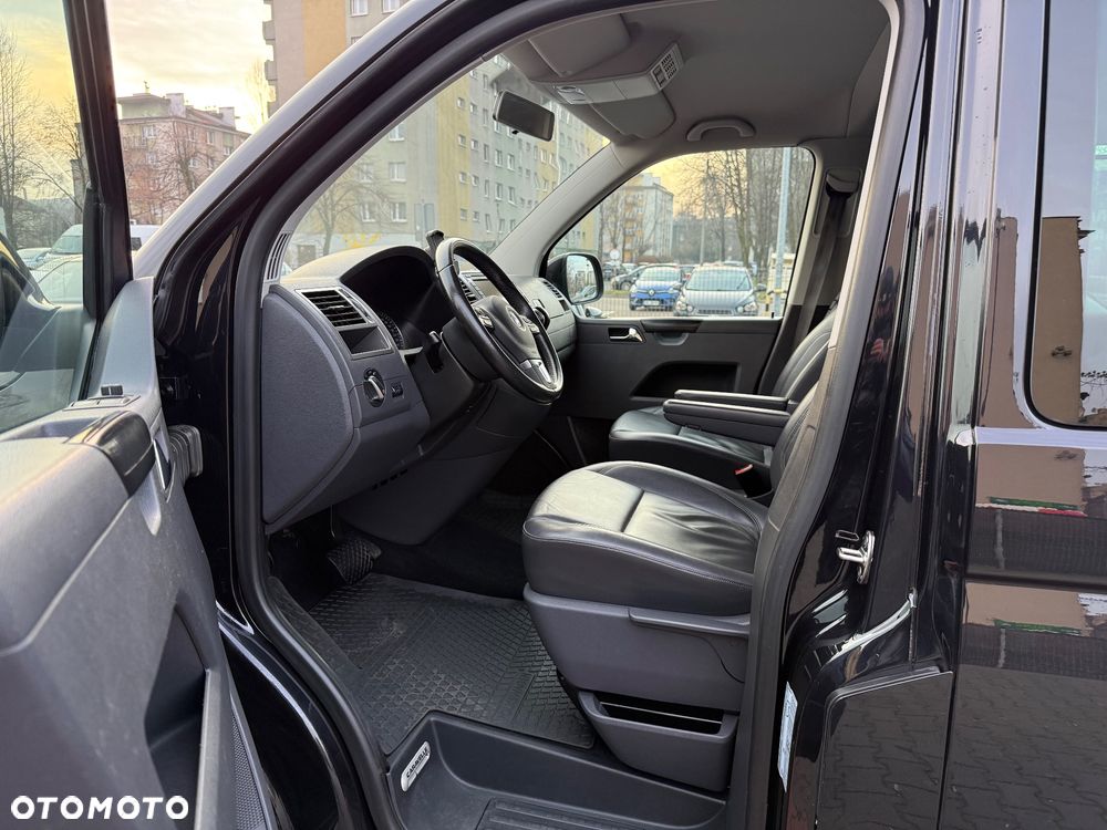 Volkswagen Caravelle - 26