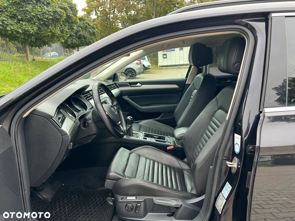 Volkswagen Passat 2.0 TDI (BlueMotion Technology) Highline - 9