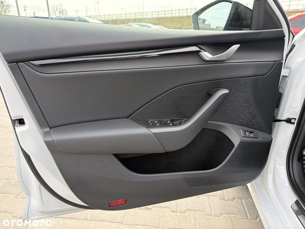 Skoda Octavia 1.5 TSI mHEV Sportline DSG - 11