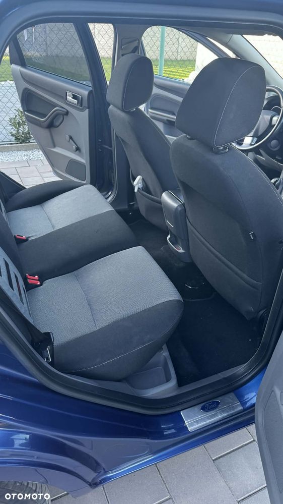 Ford Focus 1.8 Titanium - 8