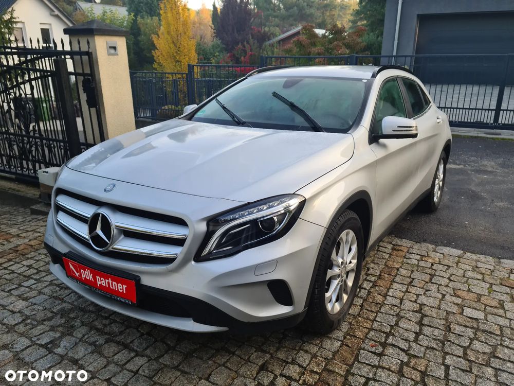 Mercedes-Benz GLA - 10