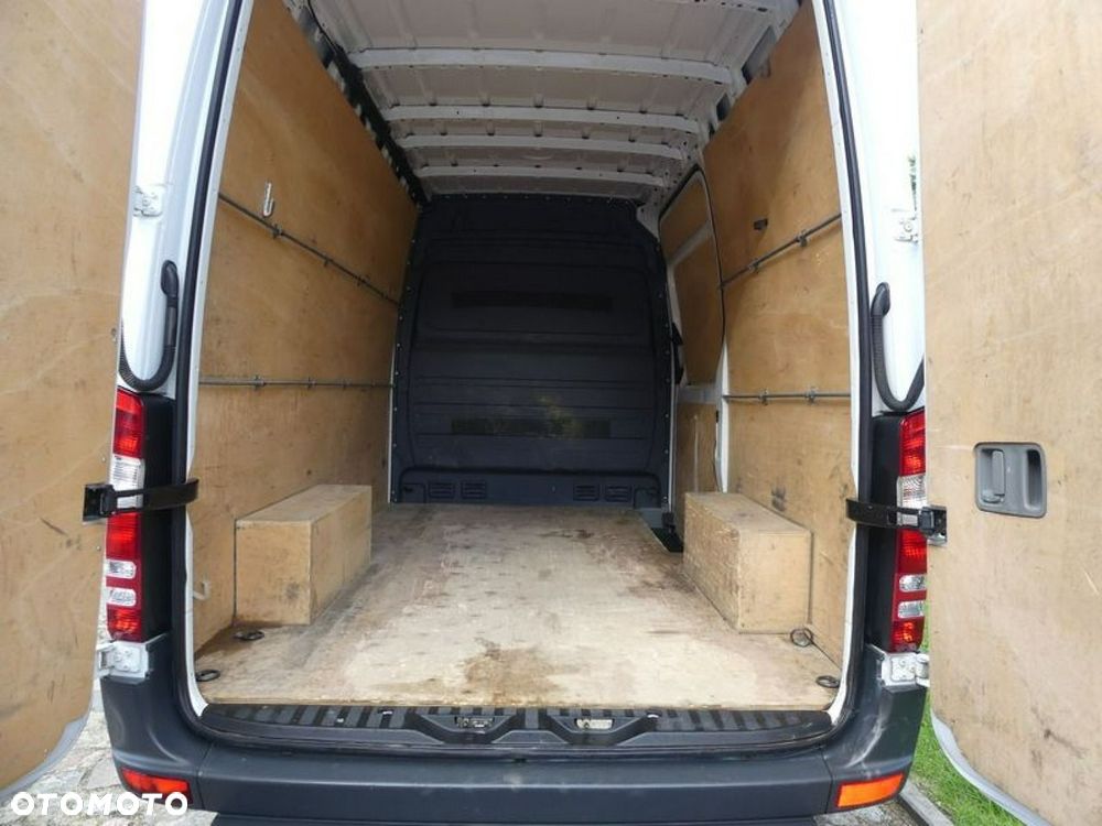Mercedes-Benz Sprinter - 14