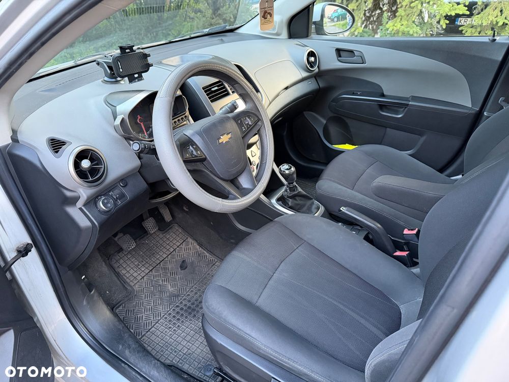Chevrolet Aveo 1.4 16V LT - 10