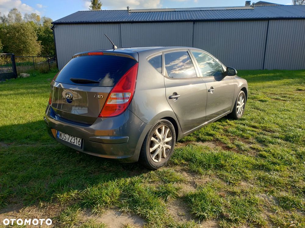 Hyundai i30 1.6 Comfort - 12