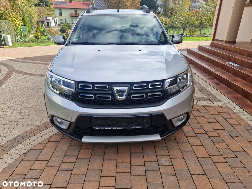 Dacia Sandero Stepway TCe 90 (S&S) Celebration - 1