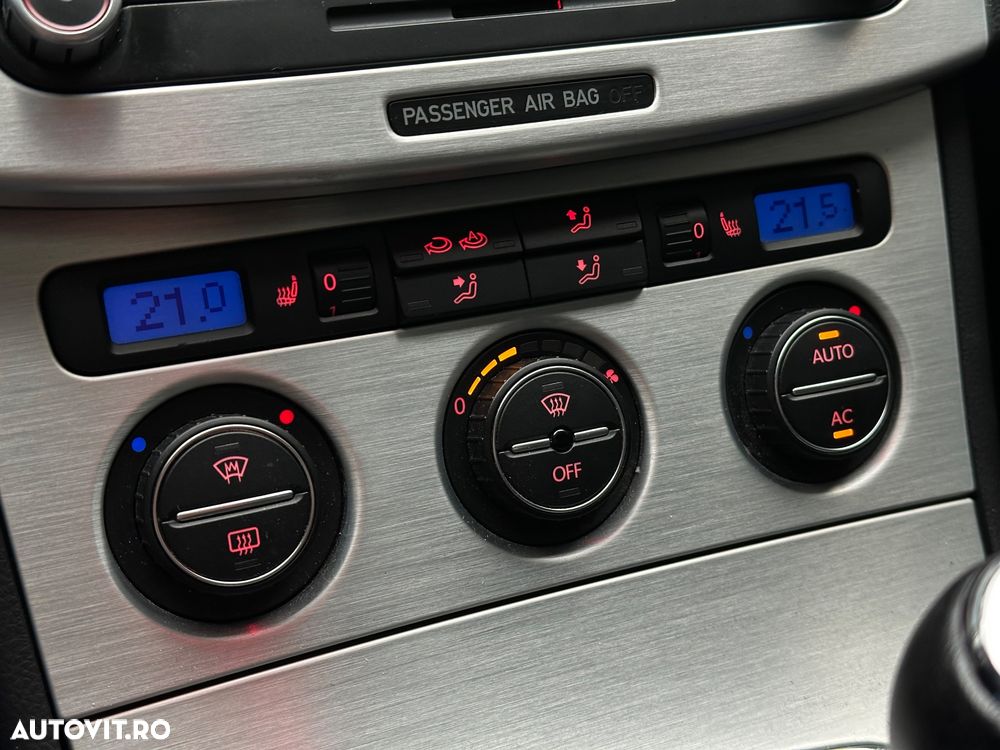 Volkswagen Passat 2.0 TDI Highline - 11