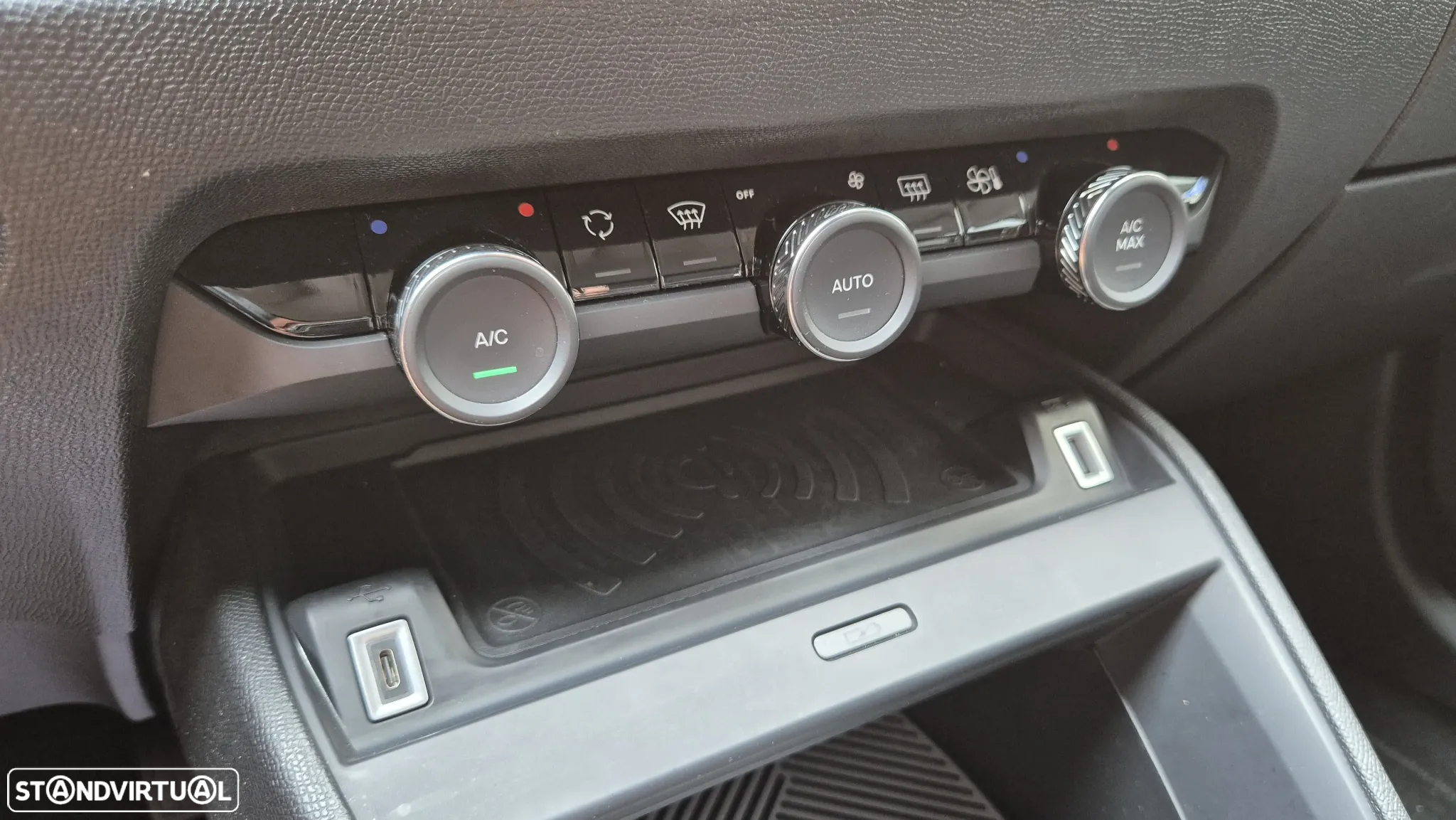 Citroën C4 PureTech 130 Stop&Start EAT8 SHINE - 29