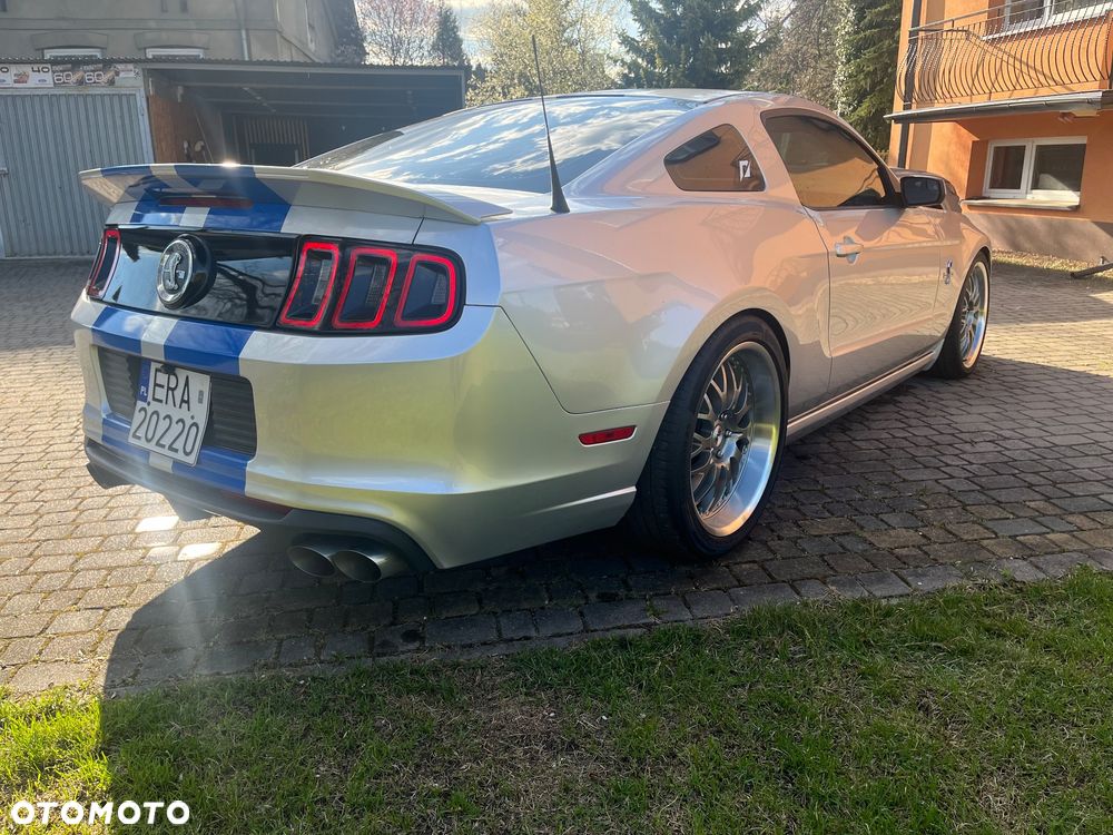 Ford Mustang - 6