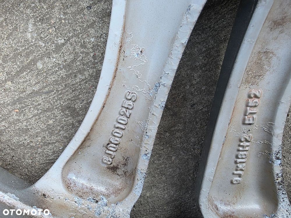 FELGA ALUMINIOWA AUDI TT 8J VW SEAT 9.0J R18 ET52 8J0601025S S12/26 - 8