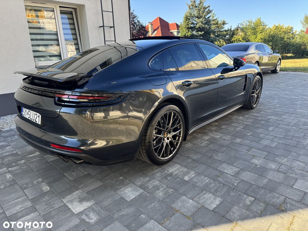 Porsche Panamera 4 - 25
