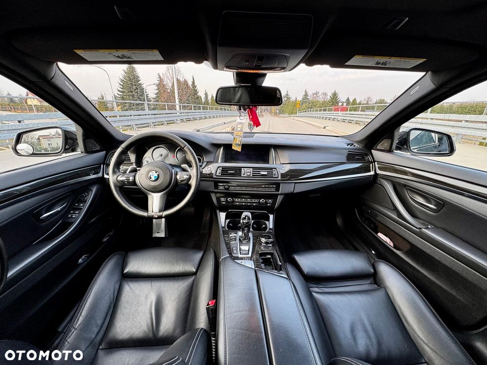 BMW Seria 5 550i - 10