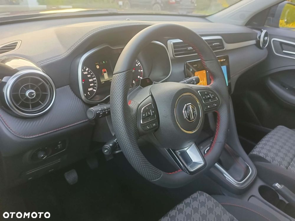 MG ZS - 20