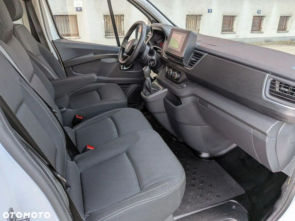 Renault Trafic - 21