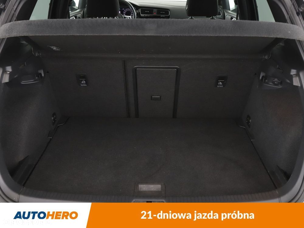Volkswagen Golf - 18