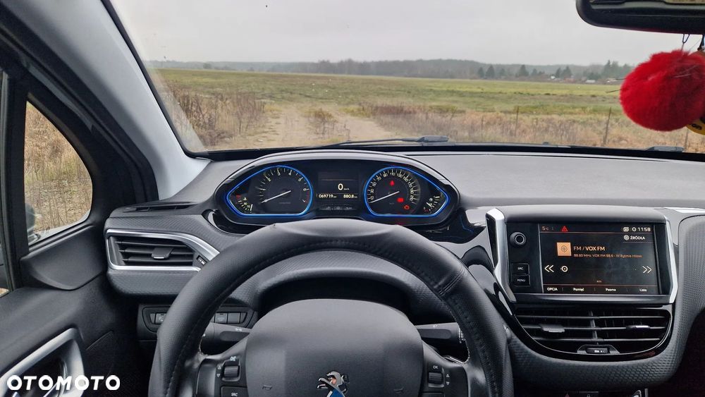 Peugeot 2008 1.2 Pure Tech GPF Allure S&S - 28