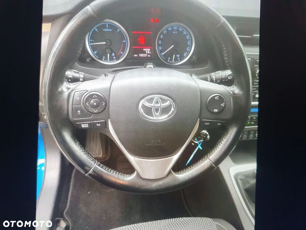 Toyota Auris 2.0 D-4D Life - 10