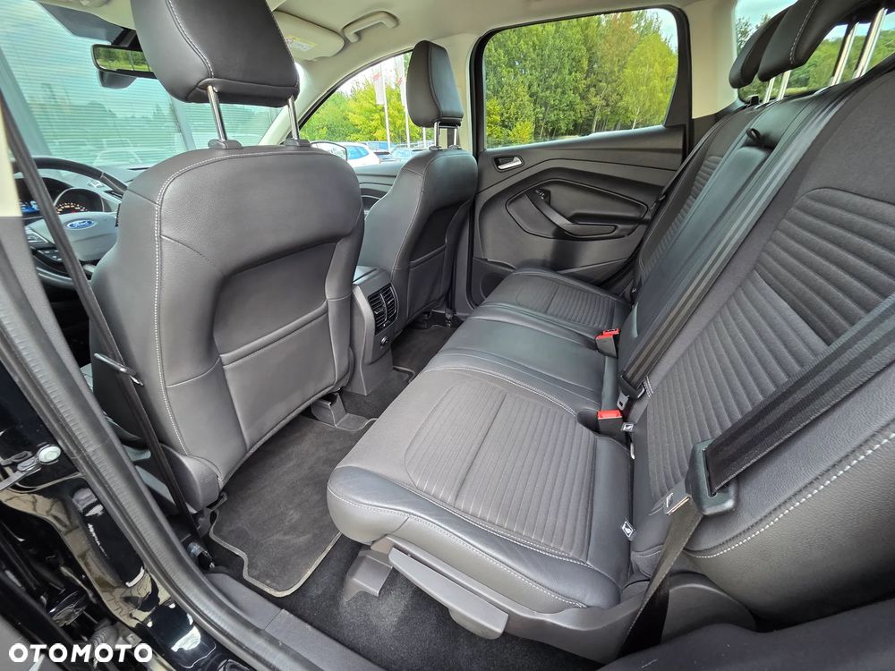Ford Kuga 2.0 TDCi FWD Titanium - 32