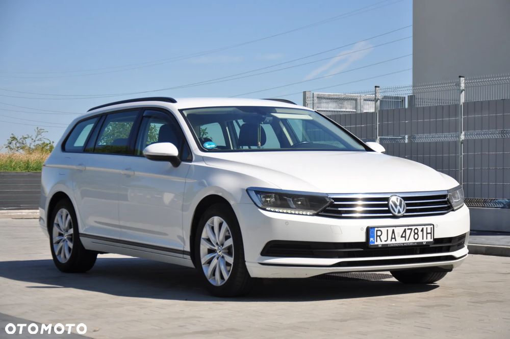 Volkswagen Passat 2.0 TDI SCR Comfortline - 1