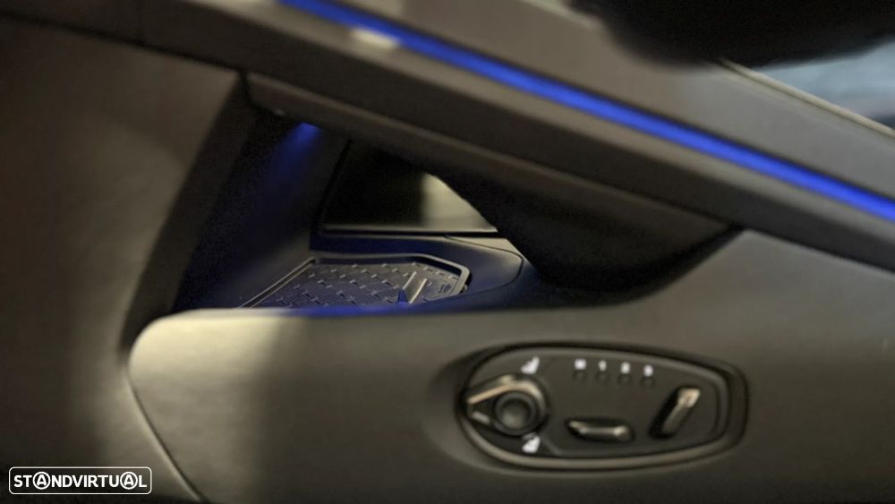 Aston Martin DB12 Coupé V8 Auto - 35