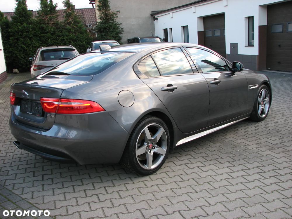 Jaguar XE D180 R-Dynamic S - 6