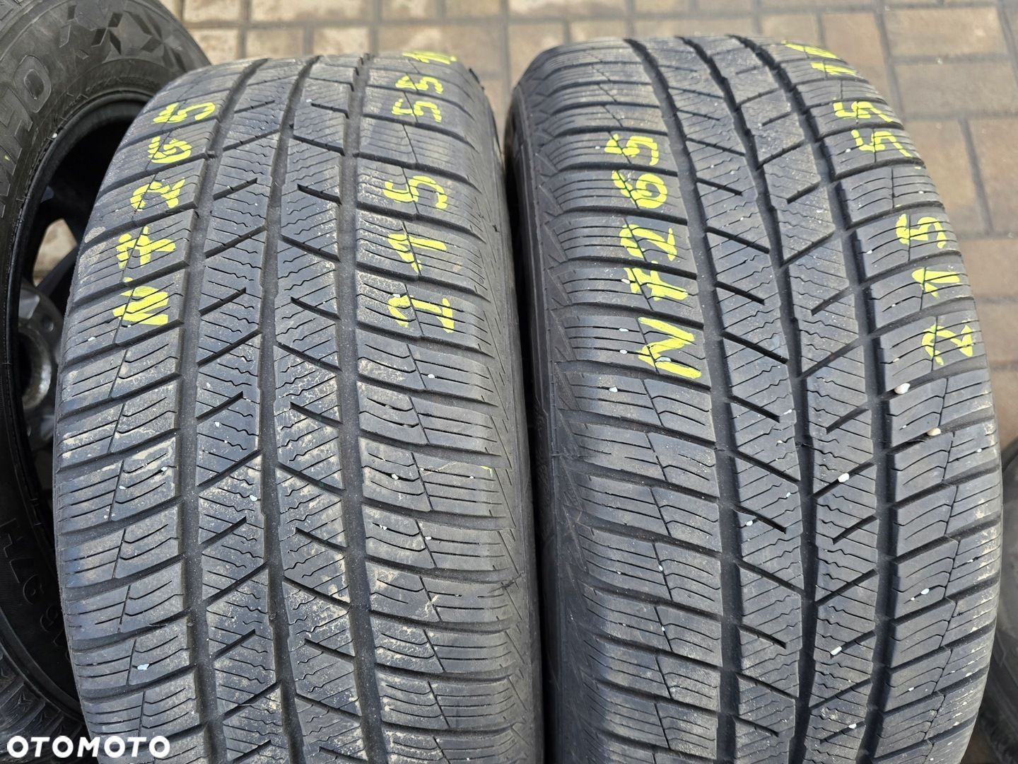 BARUM POLARIS 5 215/55R16 97H XL 2x 6mm 21R - 1
