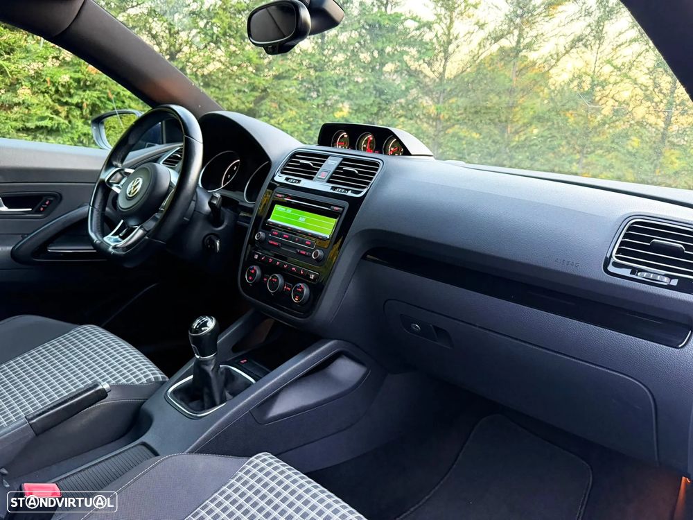 VW Scirocco 2.0 TDI Sport - 11