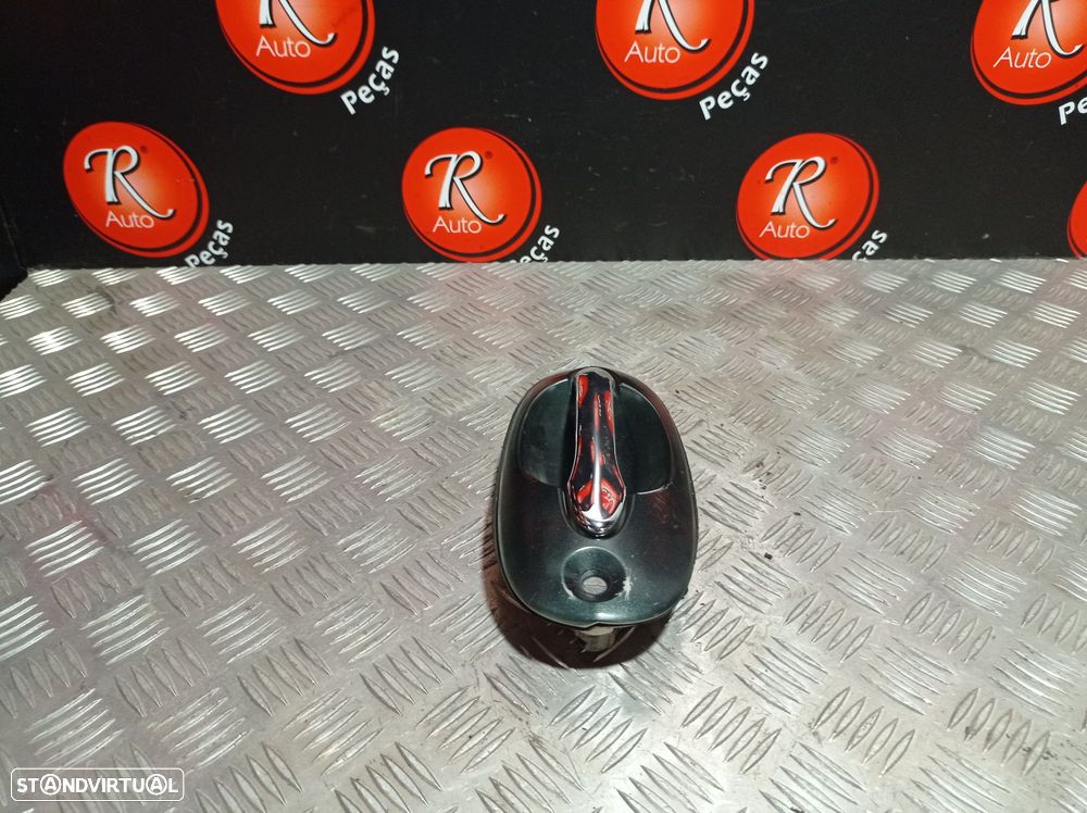 Puxador Exterior Frente Esquerdo Kia Carnival I (Up) - 2