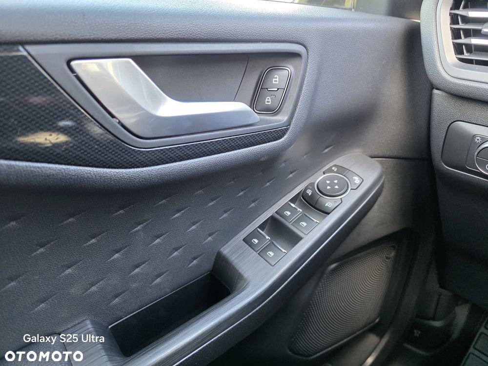 Ford Kuga 1.5 EcoBoost ST-LINE - 23