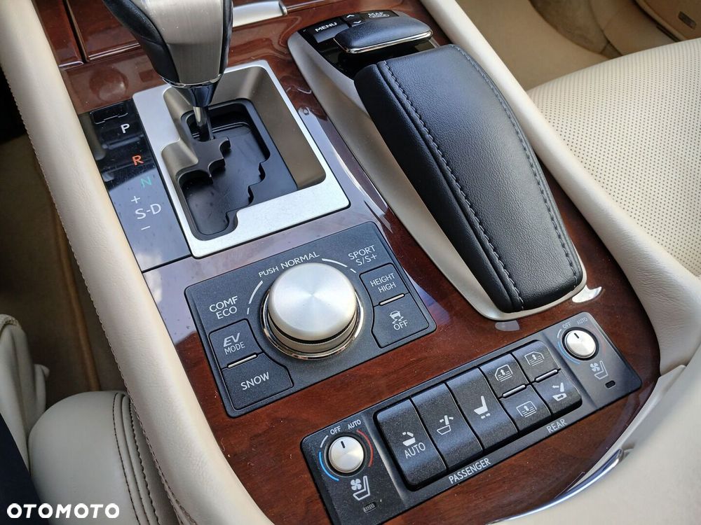 Lexus LS - 25