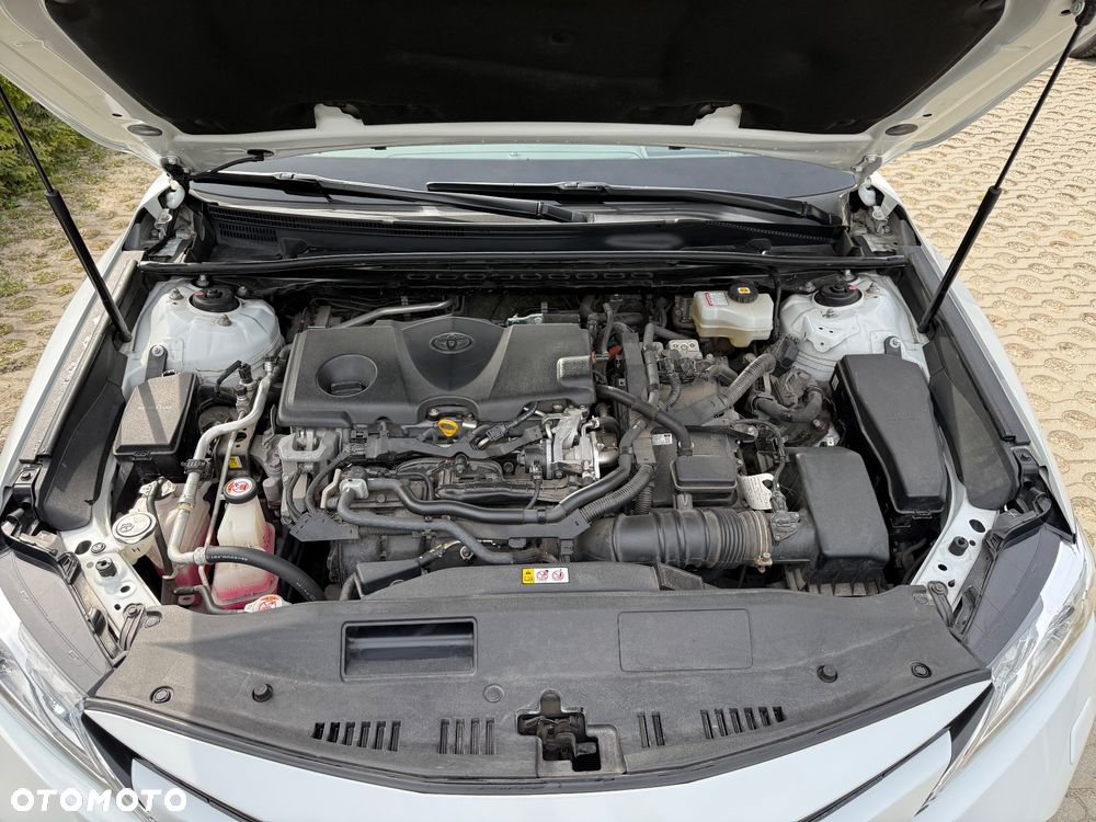 Toyota Camry - 16