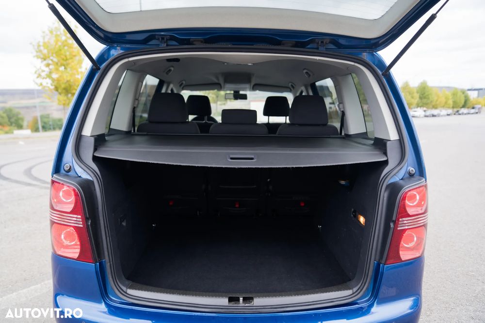 Volkswagen Touran 2.0TDI Highline - 20