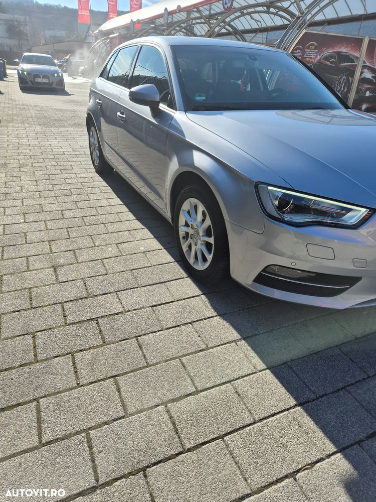 Audi A3 1.6 TDI S tronic - 2