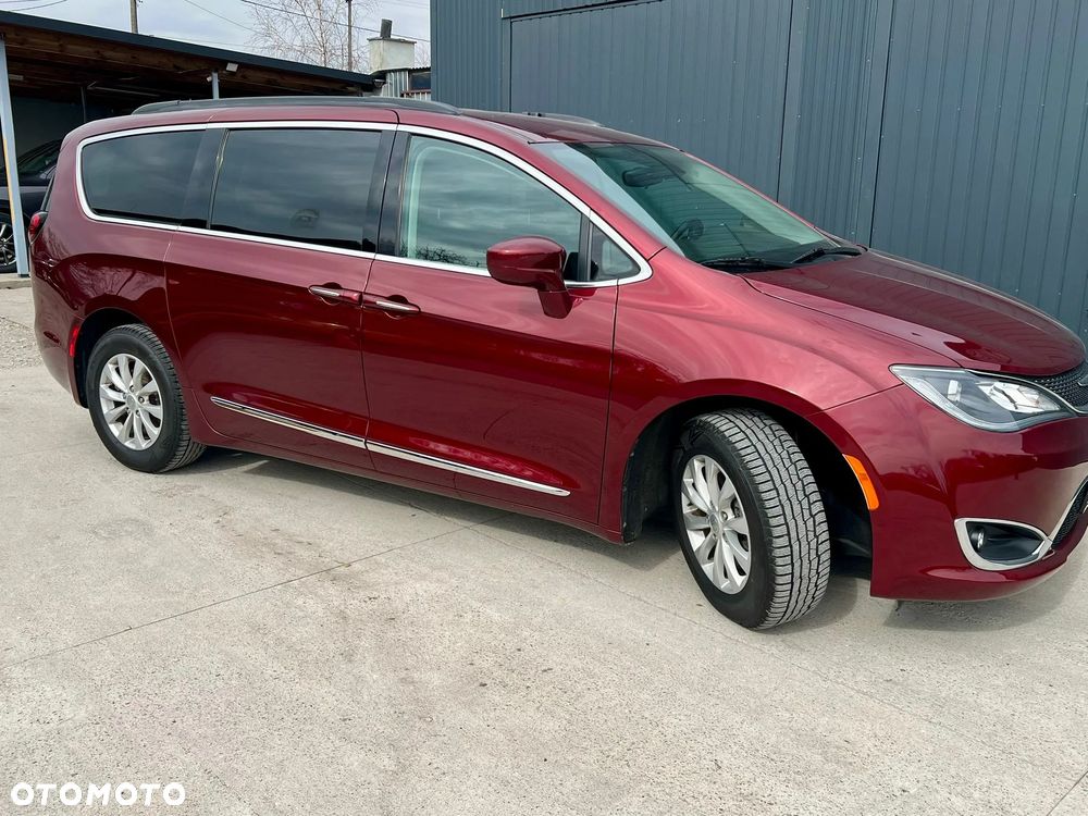 Chrysler Pacifica - 5