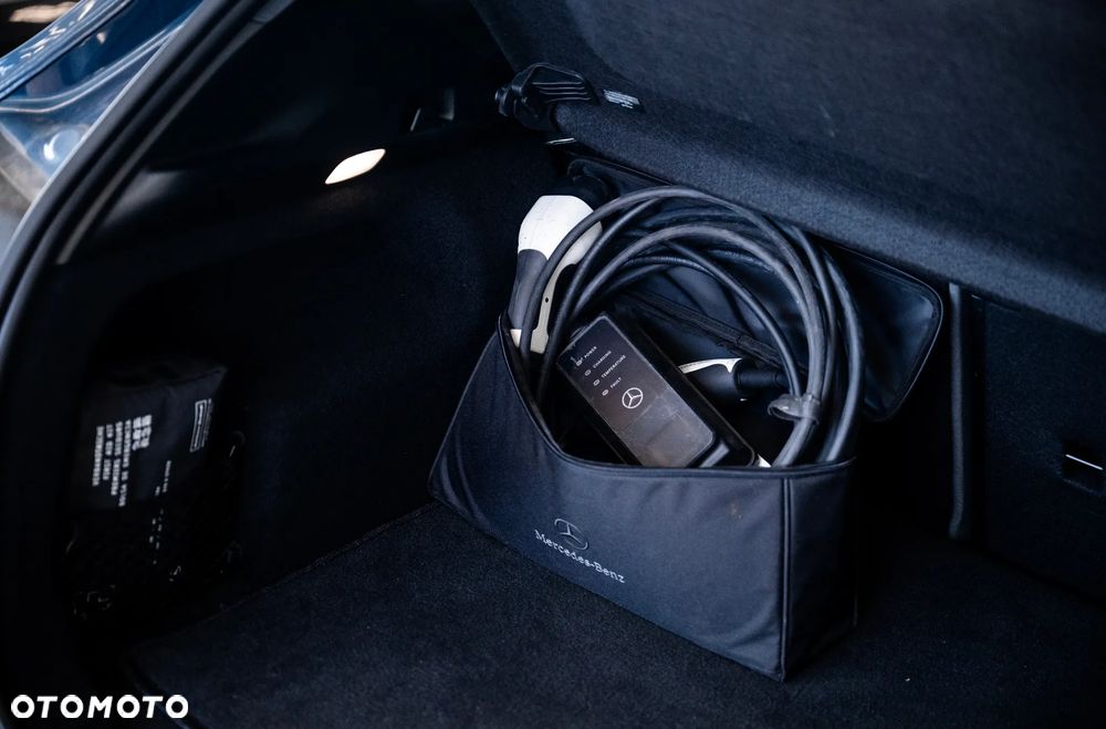 Mercedes-Benz EQA 250 66.5kWh Electric Art - 12