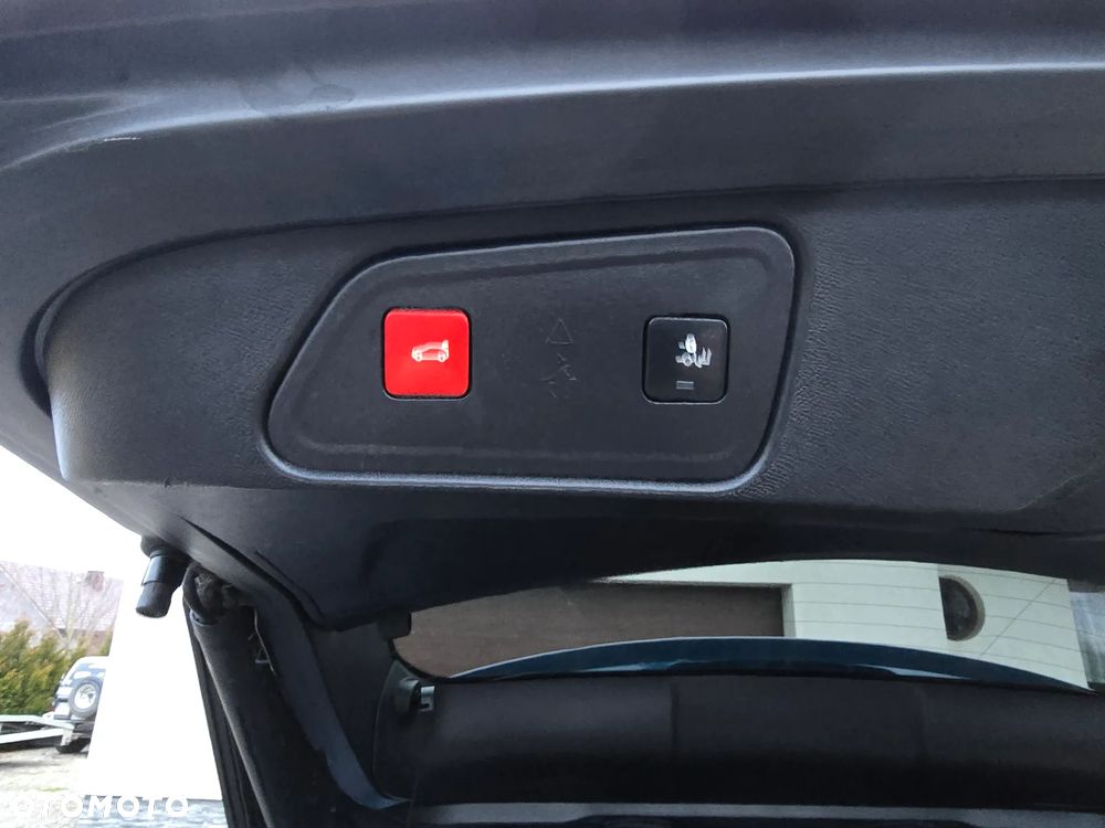 Peugeot 3008 1.6 PureTech Hybrid PHEV Allure Pack S&S EAT8 - 11