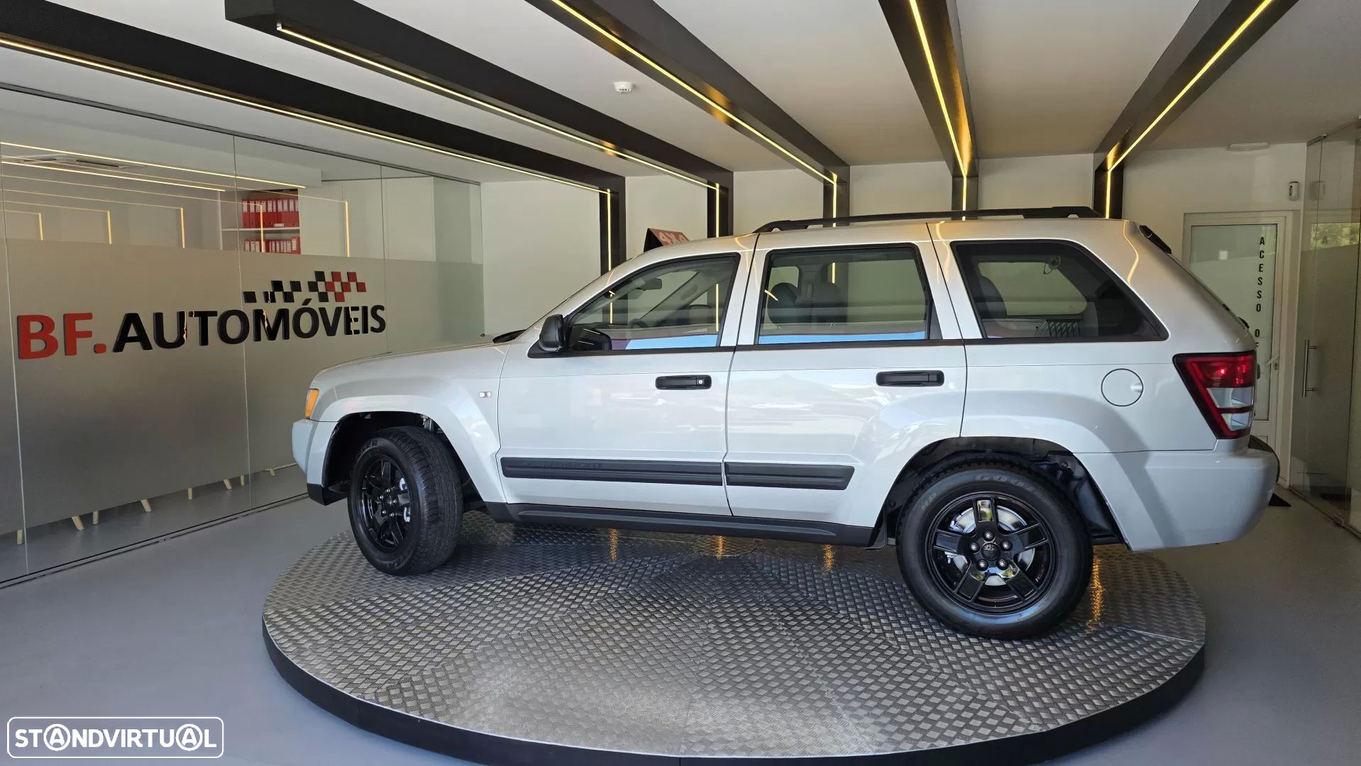 Jeep Grand Cherokee 3.0 CRD V6 Laredo - 13
