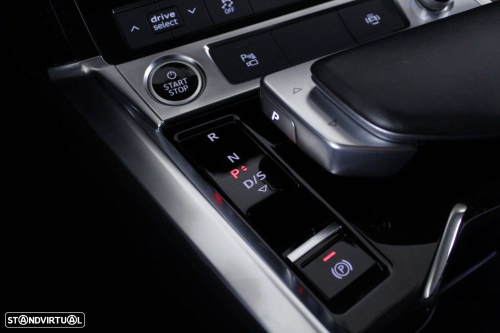 Audi Q8 e-Tron 55 quattro Advanced - 31