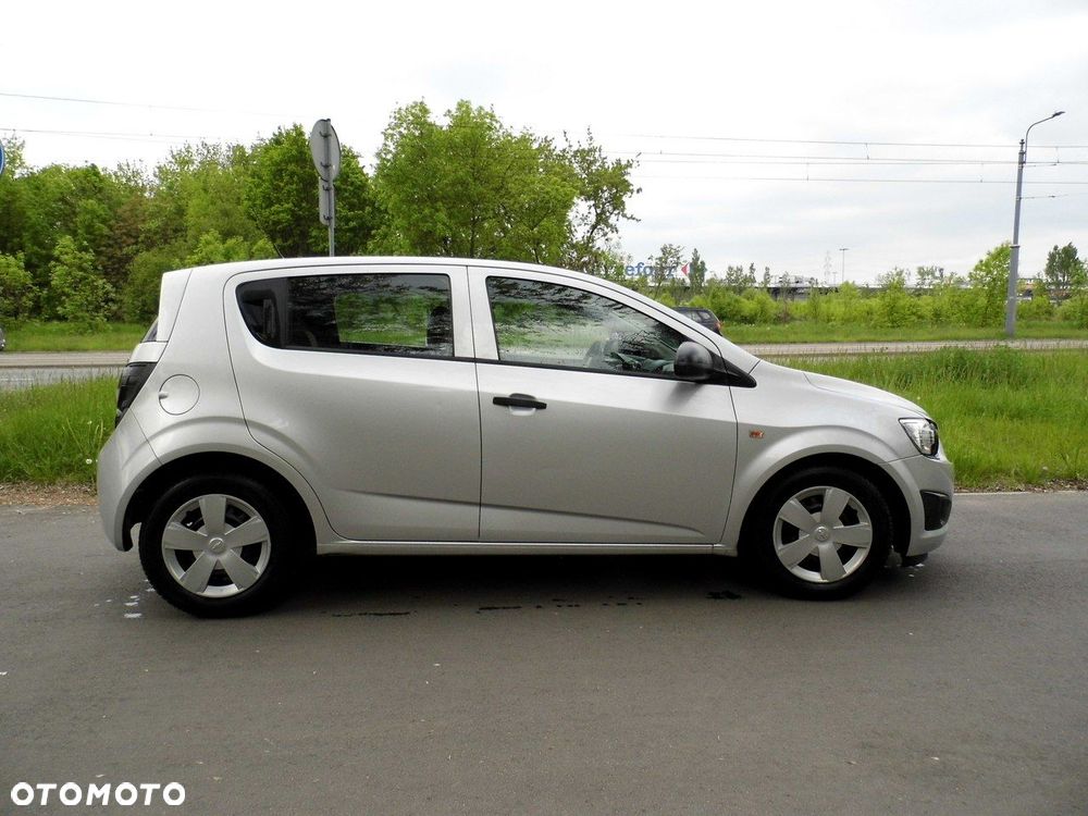 Chevrolet Aveo - 4