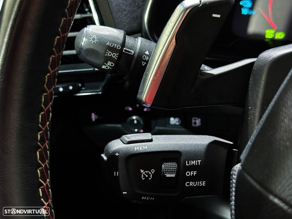 DS DS7 Crossback E-Tense Performance Line EAT8 - 29