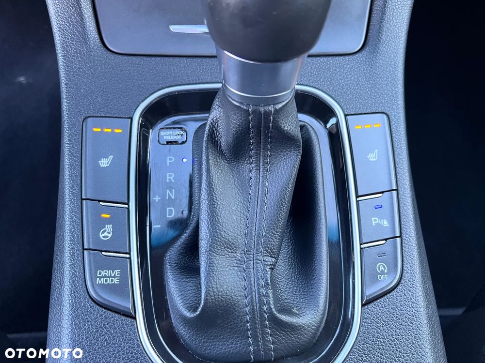 Hyundai i30 1.6 D Premiere Luxury DCT - 31