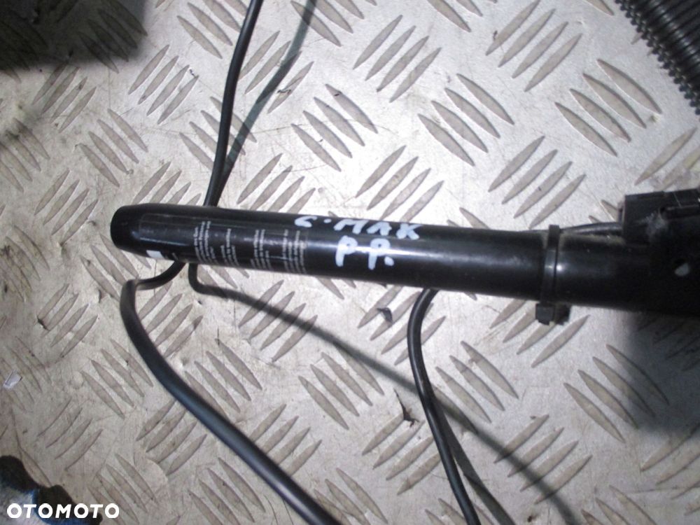 NAPINACZ ZAPINKA PASA PRAWY PRZÓD FORD C-MAX MK1 - 2