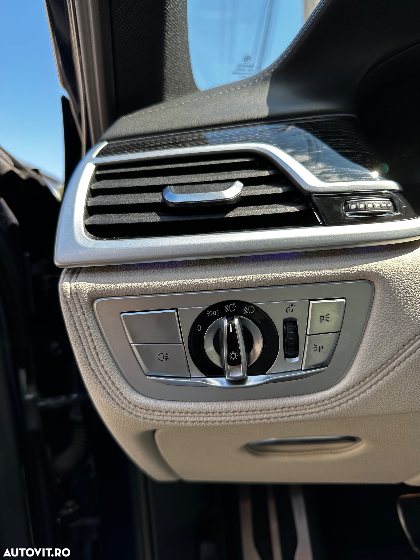 BMW Seria 7 730d xDrive MHEV - 22