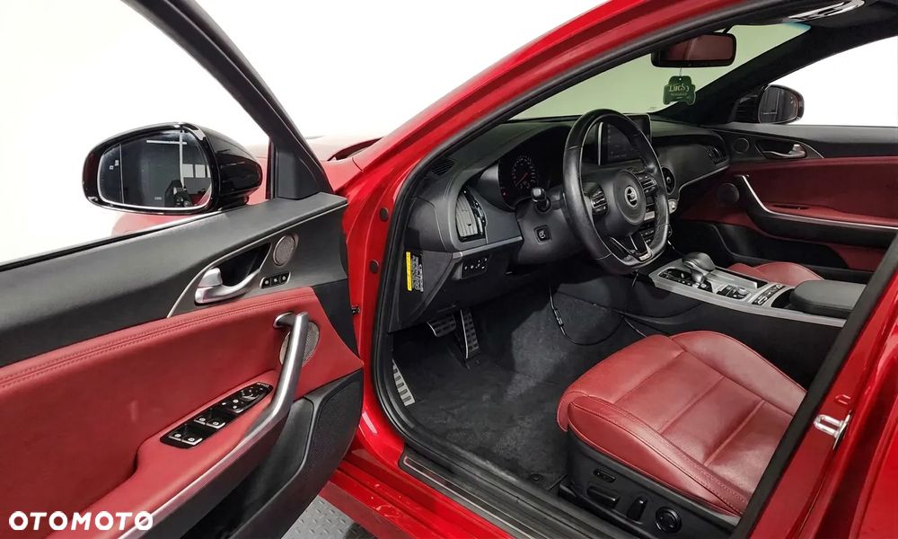 Kia Stinger 3.3 T-GDI V6 GT AWD - 11
