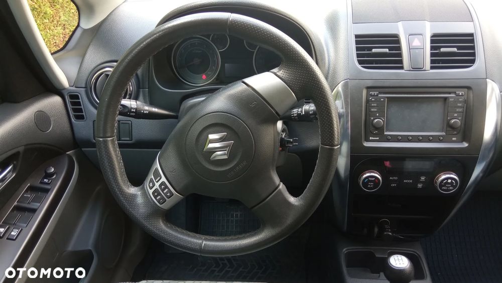 Suzuki SX4 Classic 1.6 VVT 4x2 Comfort - 11