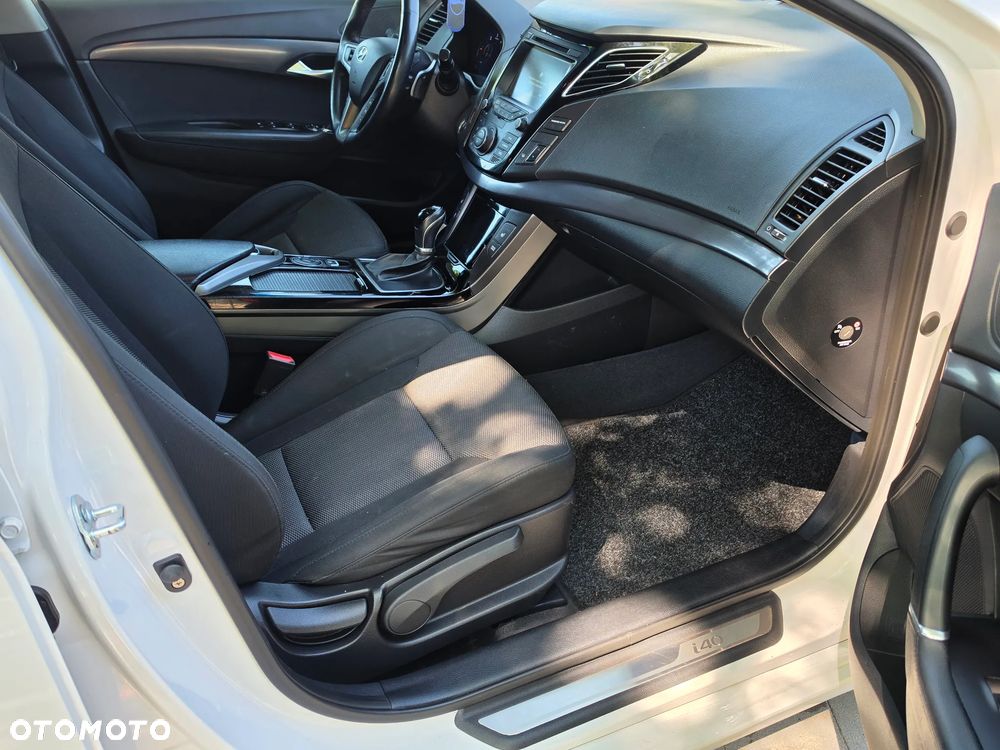Hyundai i40 Kombi 1.7 CRDi DCT Premium - 10