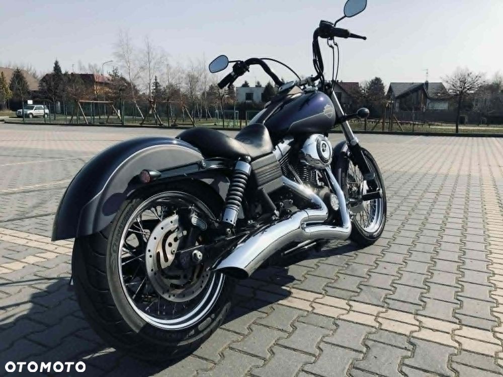 Harley-Davidson Dyna Street Bob - 1