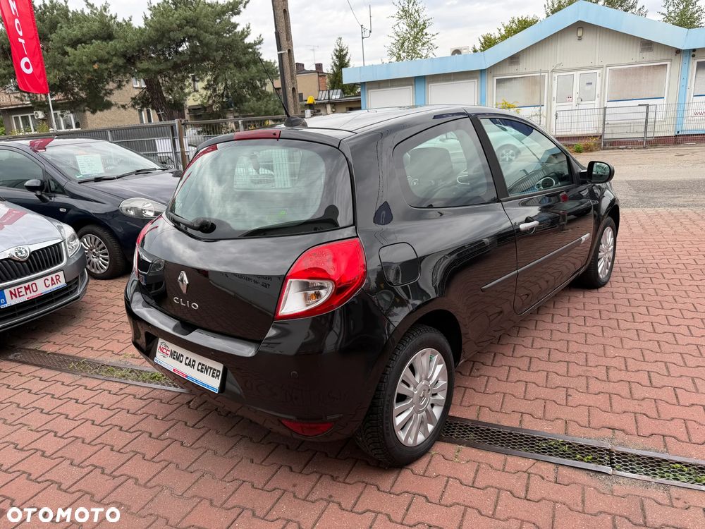 Renault Clio 1.2 16V Tech Run - 10