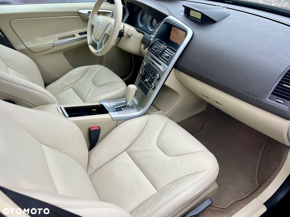 Volvo XC 60 2.4D Momentum - 22